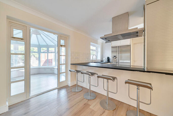 3 Bedroom Detached House For Sale In Brough Close, North Kingston, Kingston Upon Thames, KT2