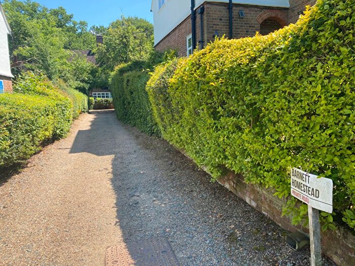 1 Bedroom Flat To Rent In Erskine Hill, Hampstead Garden Suburb, NW11