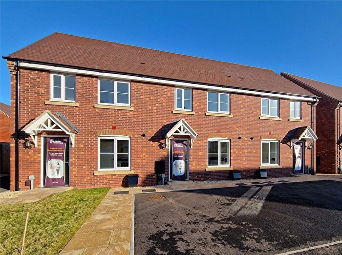 2 Bedroom Terraced House For Sale In Fairleigh Close, Stratford-Upon-Avon, CV37