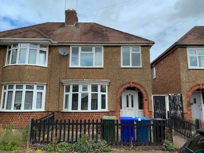 3 Bedroom Semi-Detached House To Rent In Dunkirk Avenue, Desborough, Northamptonshire, NN14