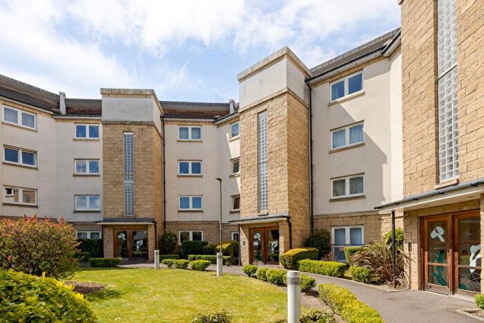 2 Bedroom Flat For Sale In Gorgie Road, Gorgie, Edinburgh, EH11