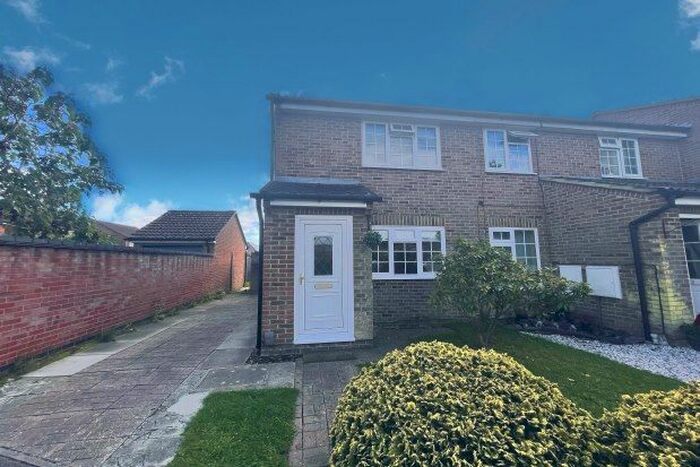 2 Bedroom Property To Rent In Mayridge, Fareham, PO14