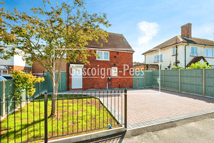 3 Bedroom House To Rent In New Malden, KT3