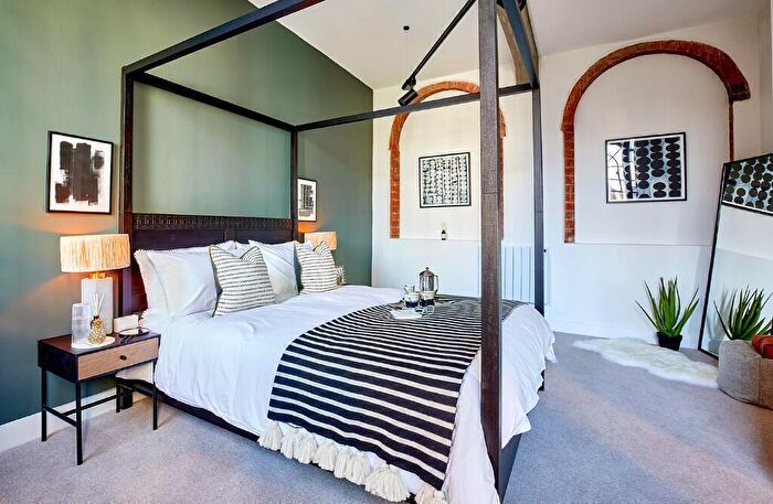 2 Bedroom Apartment To Rent In Charlotte Street, Birmingham, B3