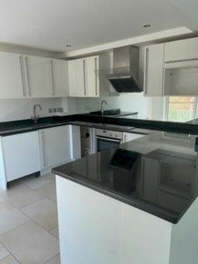 1 Bedroom Flat To Rent In Ayton Drive, Portland, DT5