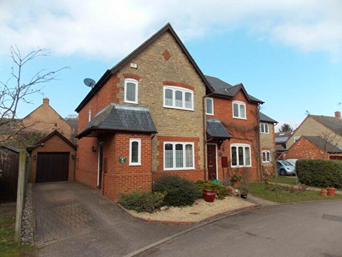 2 Bedroom Semi-Detached House To Rent In Crosslands, Bicester, OX27
