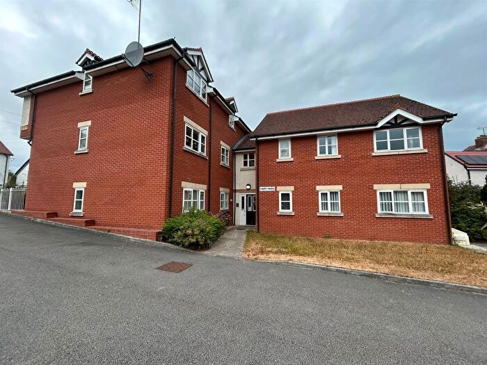2 Bedroom Flat To Rent In Colwyn Crescent, Rhos On Sea, Colwyn Bay, LL28