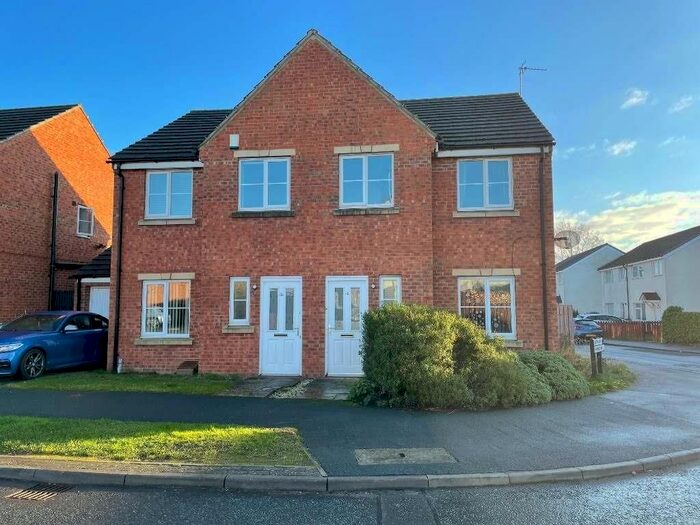 3 Bedroom Semi-Detached House To Rent In Whinmoor Way, Swarcliffe, Leeds, LS14