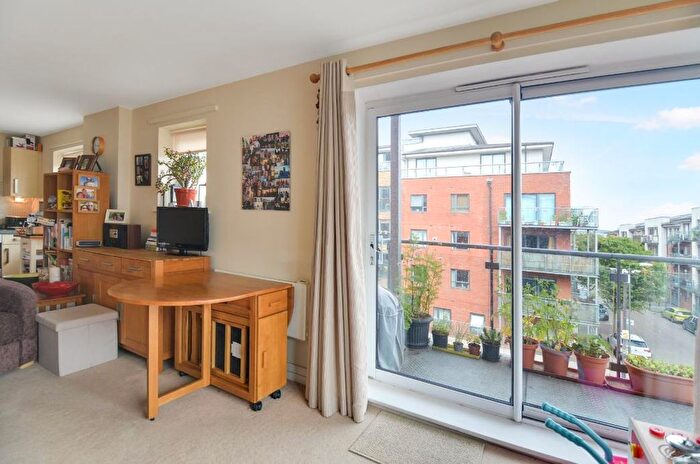 1 Bedroom Flat For Sale In Oakwood Close, London, SE13