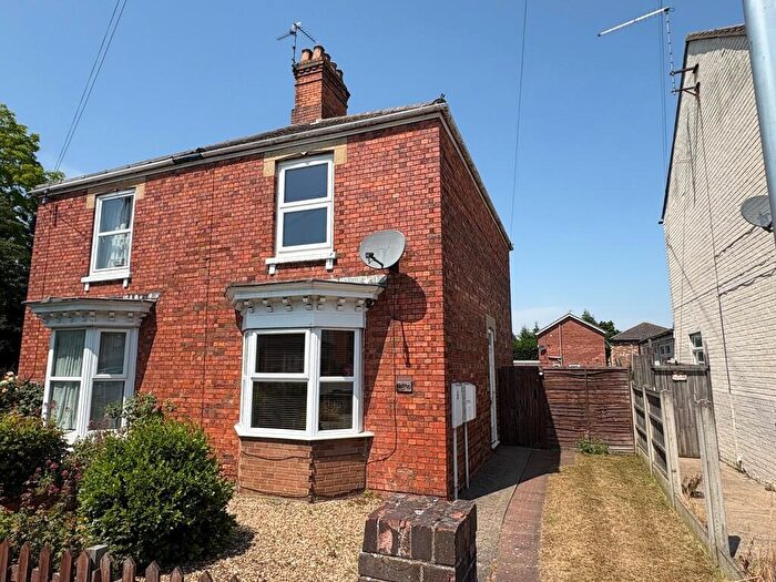 3 Bedroom Semi-Detached House For Sale In Winsover Road, Spalding, PE11