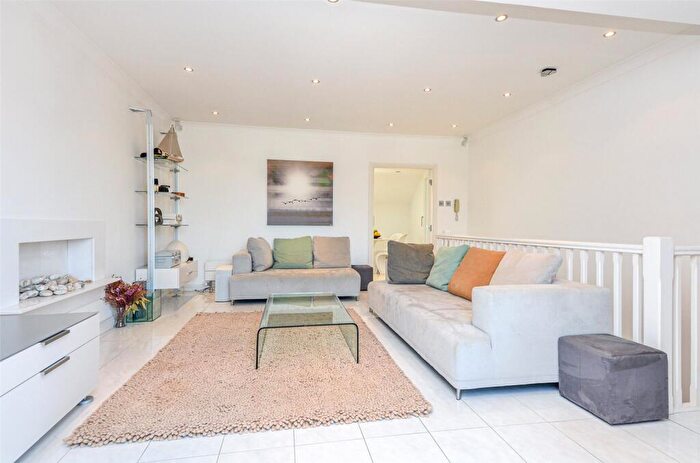 3 Bedroom Terraced House For Sale In Hen Gei Llechi, Y Felinheli, Gwynedd, LL56