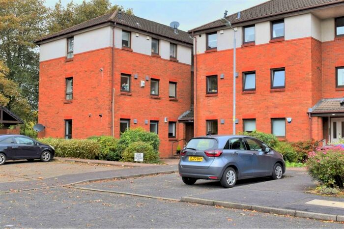 2 Bedroom Ground Flat To Rent In Fairways View, Flat /, Hardgate, Glasgow, G81