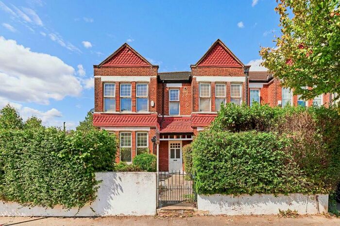 4 Bedroom Property To Rent In Lewin Road, London, SW16