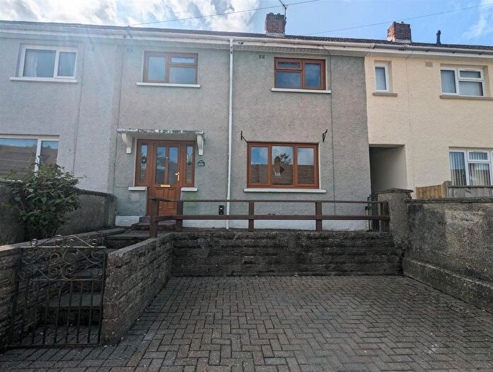 3 Bedroom Semi-Detached House To Rent In Fleming Crescent, Haverfordwest, SA61