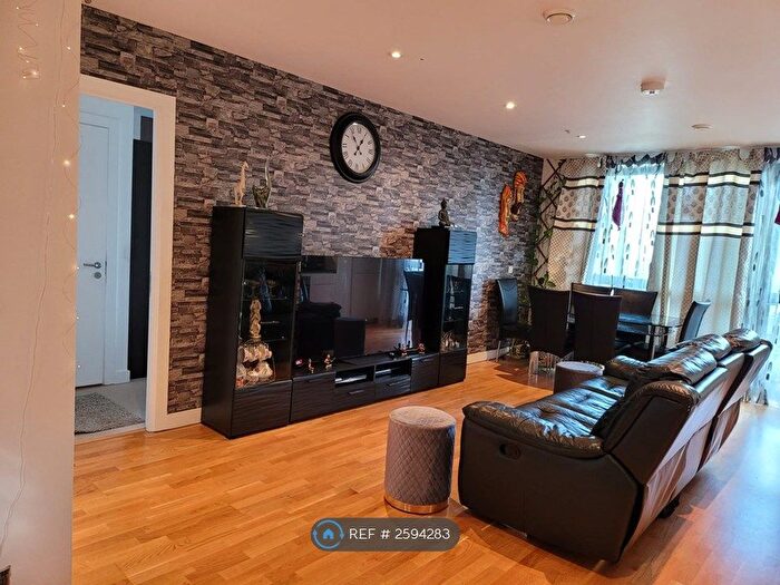 2 Bedroom Flat To Rent In Mirabelle Gardens, London, E20