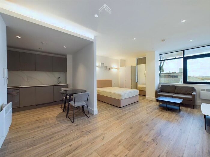 Studio To Rent In Akron House, London, TW8