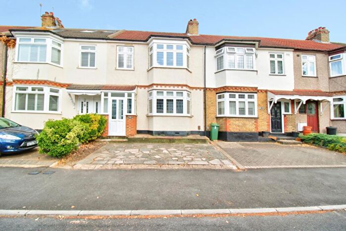 3 Bedroom Terraced House For Sale In Globe Road, Hornchurch, RM11
