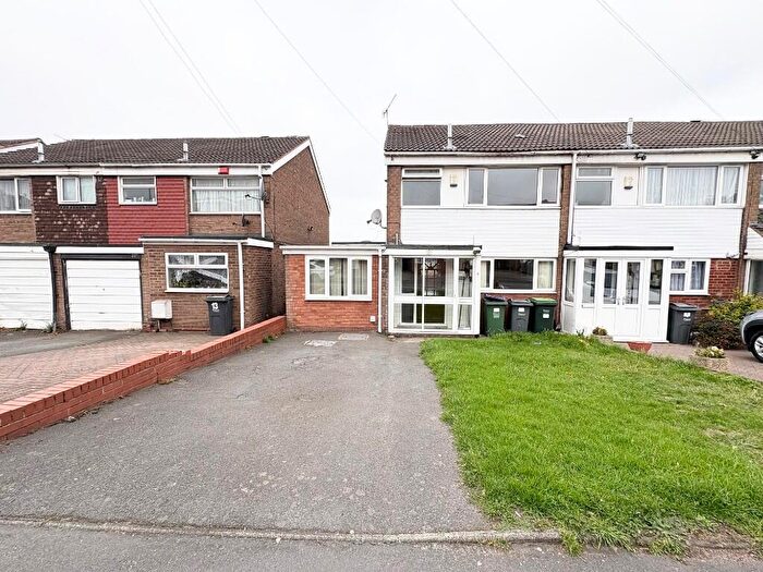 4 Bedroom Semi-Detached House For Sale In Hawkins Street, West Bromwich, West Midlands, B70
