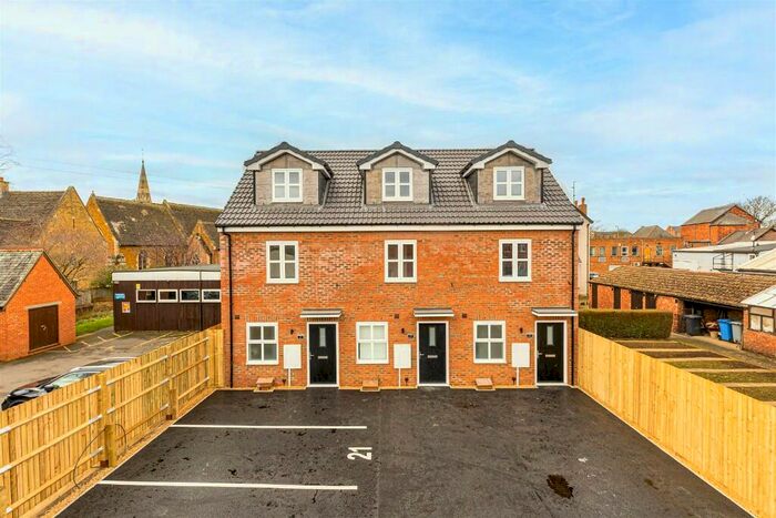 2 Bedroom Terraced House To Rent In Crown Street, Kettering, Northamptonshire, NN16