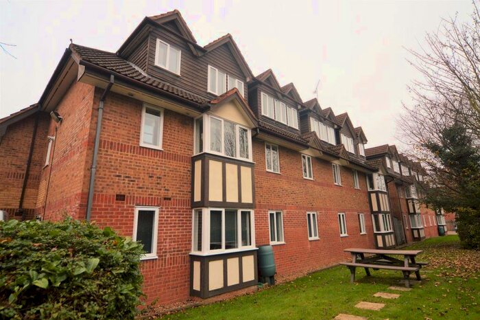 2 Bedroom Flat To Rent In Watling Street, Radlett, WD7