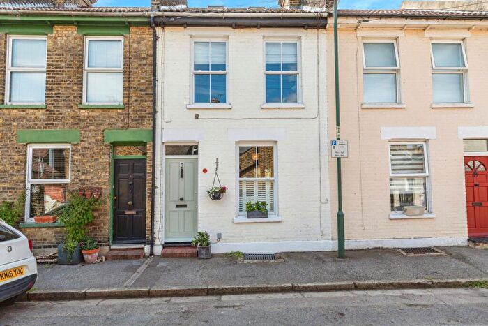 3 Bedroom Terraced House For Sale In St. Bartholomews Terrace, Rochester, Kent, ME1