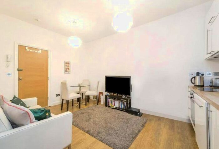 1 Bedroom Apartment To Rent In Buckland Crescent, Belsize Park, NW3