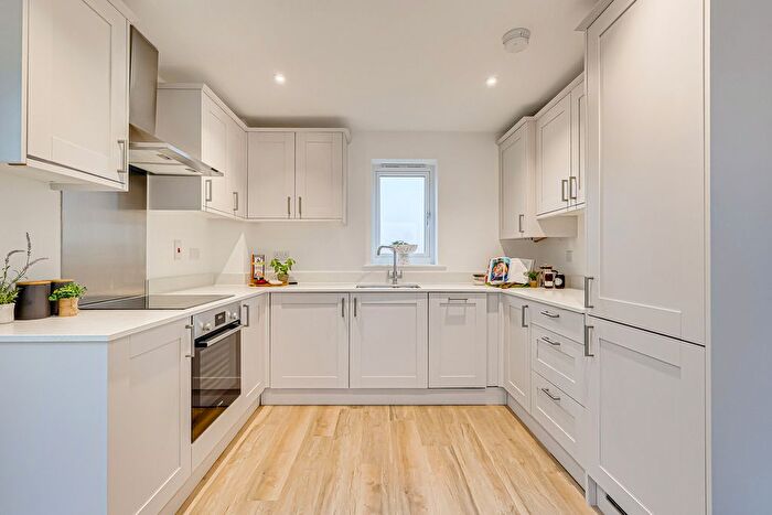 3 Bedroom Terraced House For Sale In Alexandra Road, Southend-On-Sea, SS3