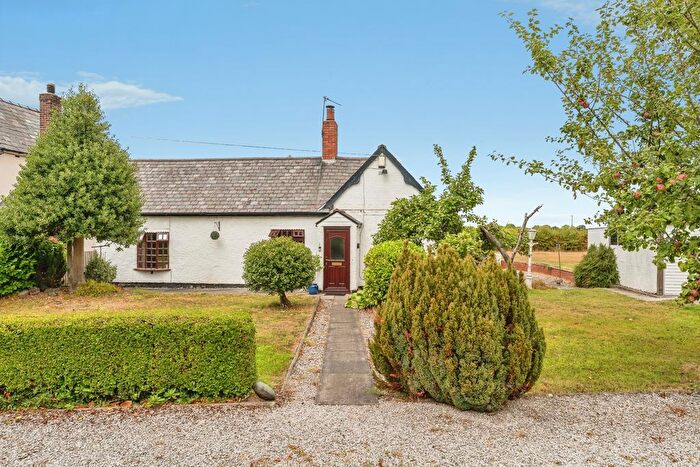 2 Bedroom Bungalow For Sale In Chester Road, Chester, Cheshire, CH2
