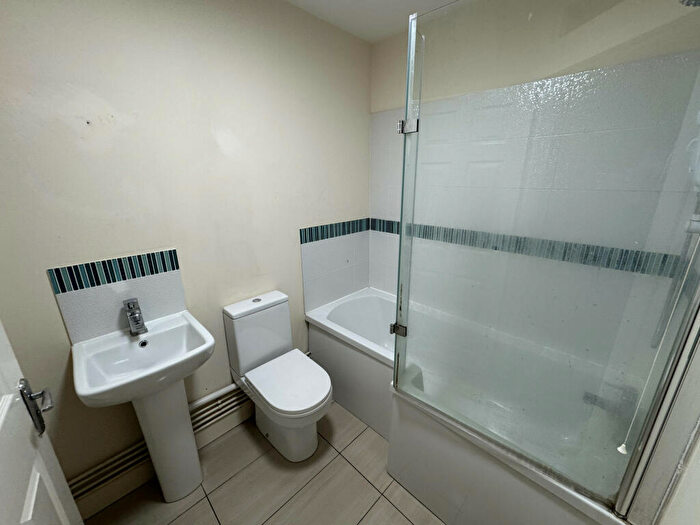 1 Bedroom Flat To Rent In Flat, High Street, Bromsgrove, Worcestershire, B61