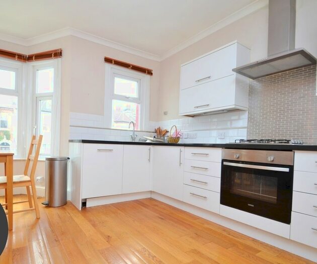 2 Bedroom Flat To Rent In Murillo Road, London, SE13