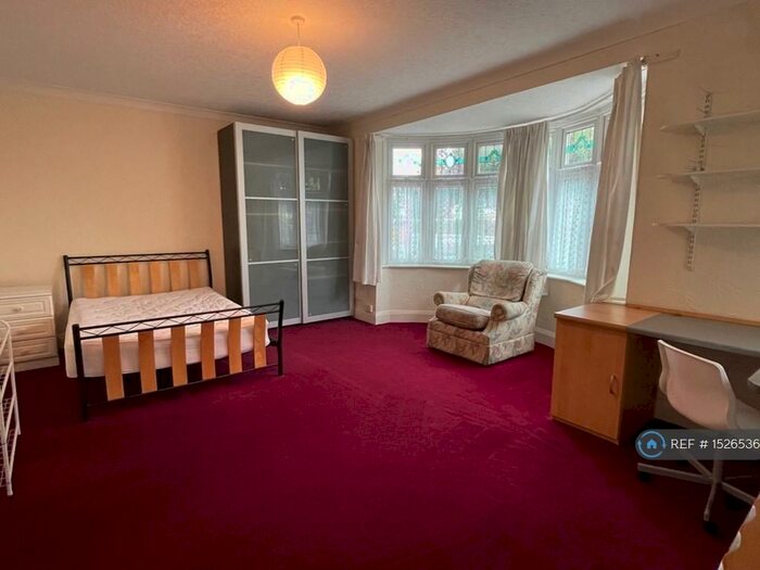 4 Bedroom Semi-Detached House To Rent In Ashby Road, Loughborough, LE11