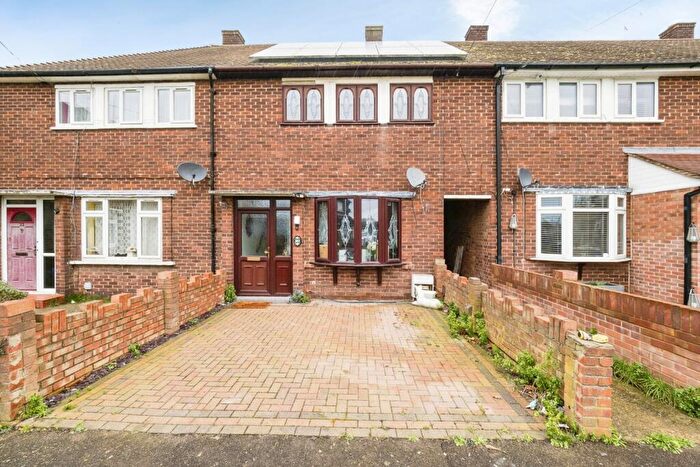 3 Bedroom Terraced House For Sale In Fortin Close, South Ockendon, Essex, RM15