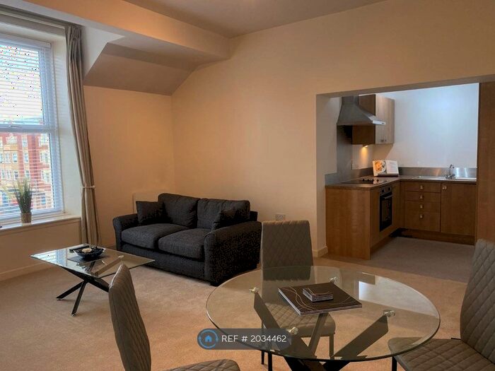 2 Bedroom Flat To Rent In Clifton Drive North, Lytham St. Annes, FY8