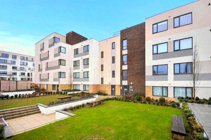 2 Bedroom Flat To Rent In West Plaza, Town Lane, Stanwell, Middlesex, TW19