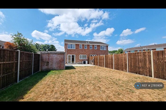 3 Bedroom Semi-Detached House To Rent In Ashdown Avenue, Farnborough, GU14