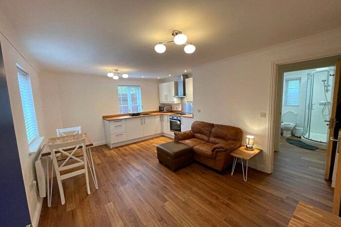 1 Bedroom Flat For Sale In Pines Close, Wincanton, Somerset, BA9