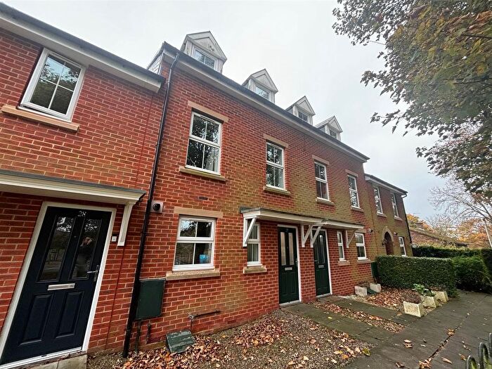 3 Bedroom Town House To Rent In Ayden Grove, Newton Hall, Durham, DH1