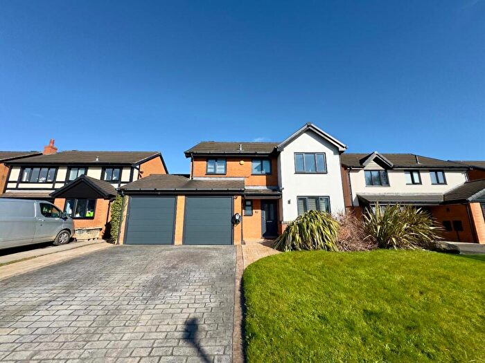 4 Bedroom Detached House For Sale In Easedale Close, Burnley, BB12
