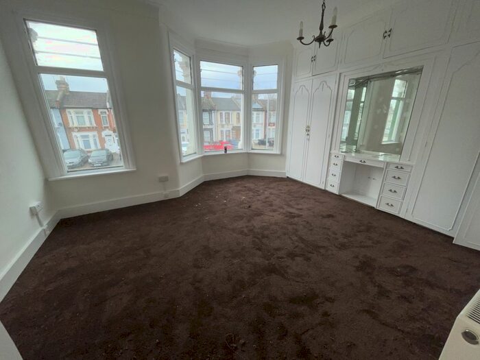 4 Bedroom Terraced House To Rent In Thorold Road, Ilford IG1
