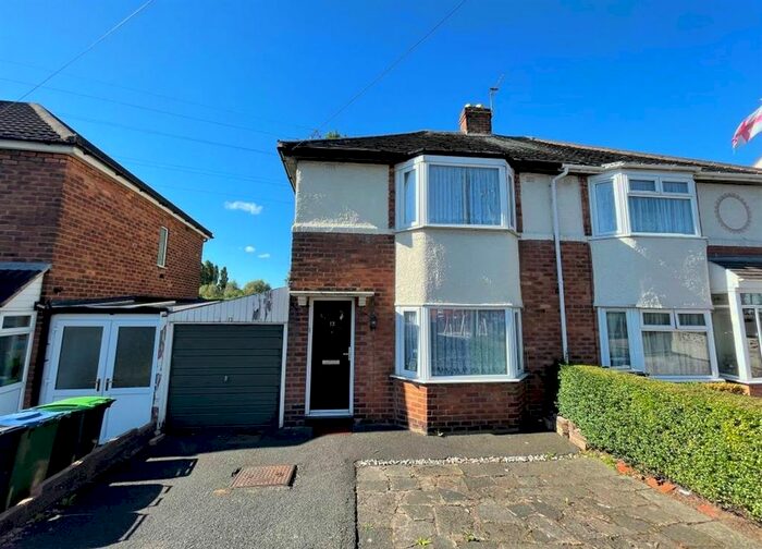 3 Bedroom Property To Rent In Lakeside Road, West Bromwich B70