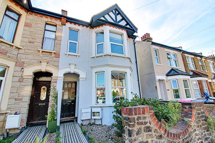 3 Bedroom Maisonette For Sale In High Street, Shoeburyness, Southend-on-Sea, SS3