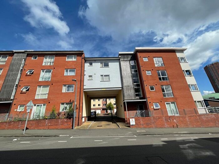2 Bedroom Flat To Rent In Great Colmore Street, Birmingham, West Midlands, B15