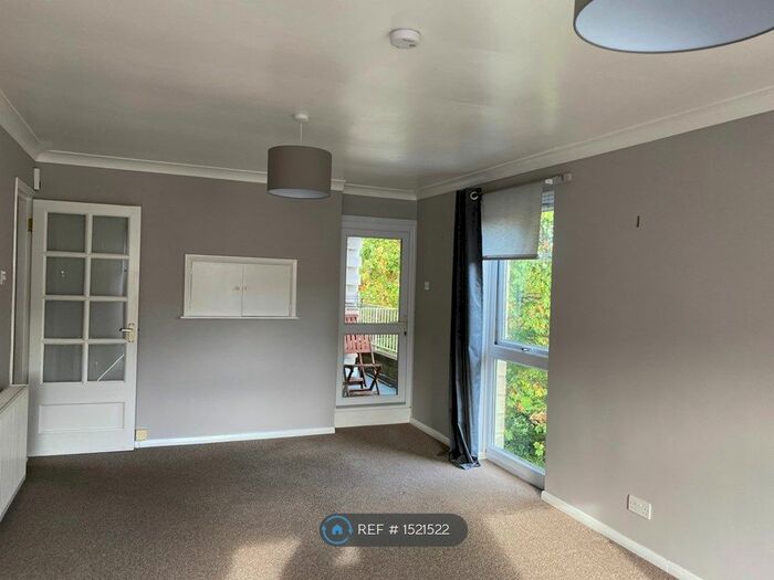 2 Bedroom Flat To Rent In St. Oswalds Court, Bristol, BS6