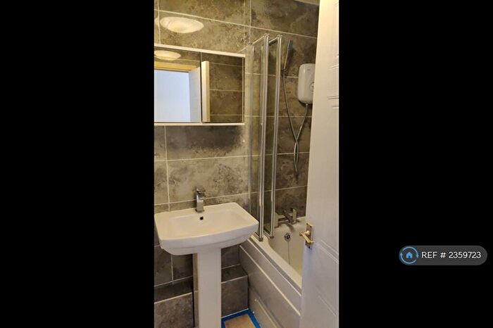 1 Bedroom Flat To Rent In Brindlefields Way, Tipton, DY4