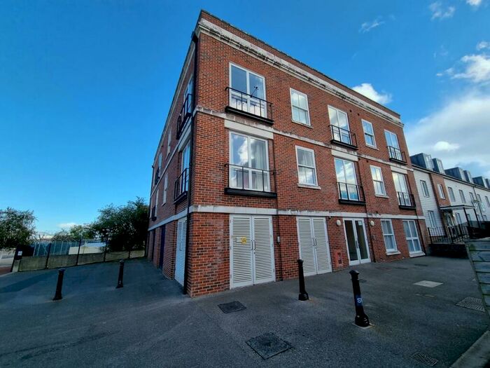 2 Bedroom Apartment To Rent In Weevil Lane, Gosport, PO12