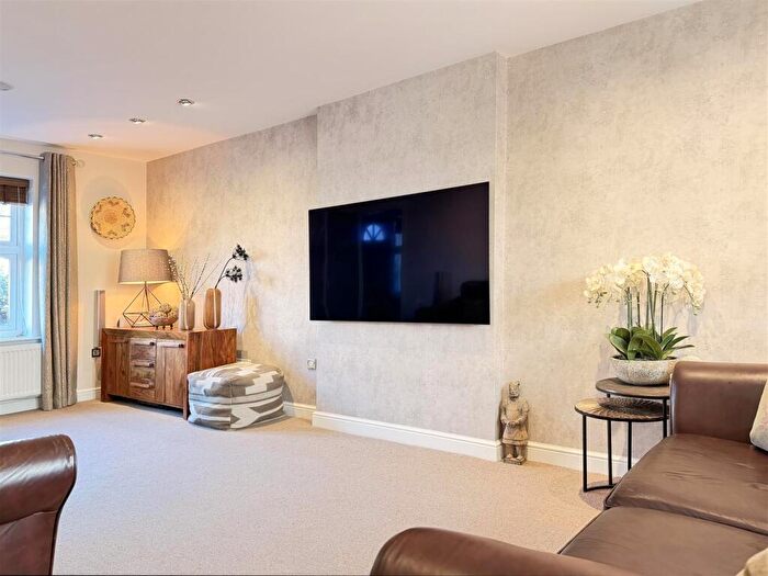 5 Bedroom Detached House For Sale In Henry Moore Court, Woolley Grange, Barnsley, S75