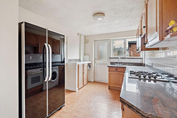 3 Bedroom Terraced House For Sale In York Way, Watford, WD25