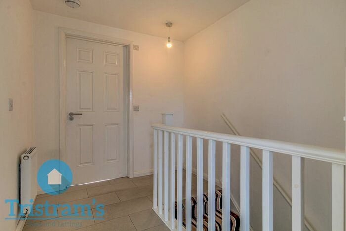 2 Bedroom Semi-Detached House For Sale In Pearce Drive, Nottingham, NG8