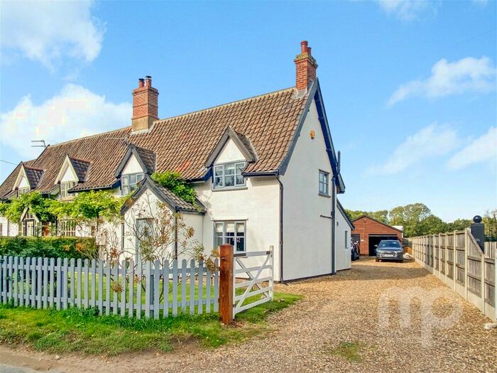 3 Bedroom Cottage For Sale In High Street, Ketteringham, NR18