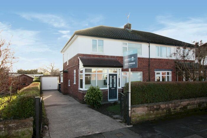 3 Bedroom Semi-Detached House To Rent In Alyn Drive, Penyffordd, Chester, CH4